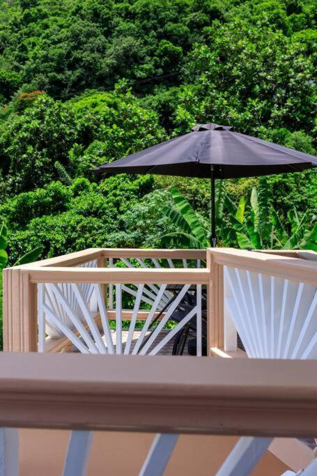 Maggie'S Inn Soufriere Ngoại thất bức ảnh